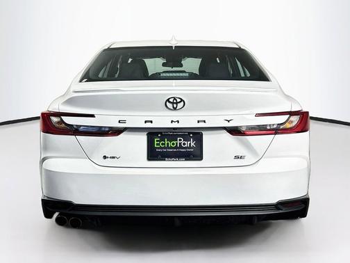 Ice Cap 2025 Toyota Camry SE