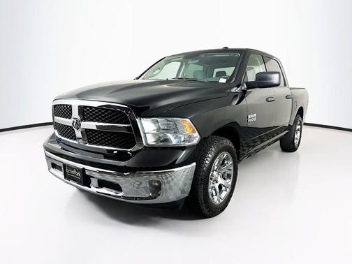 Diamond Black Crystal Pearlcoat 2020 RAM 1500 Tradesman