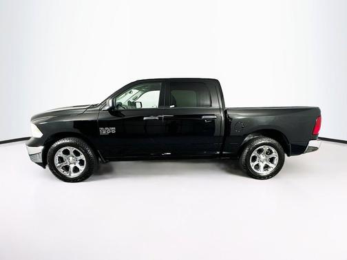 Diamond Black Crystal Pearlcoat 2020 RAM 1500 Tradesman