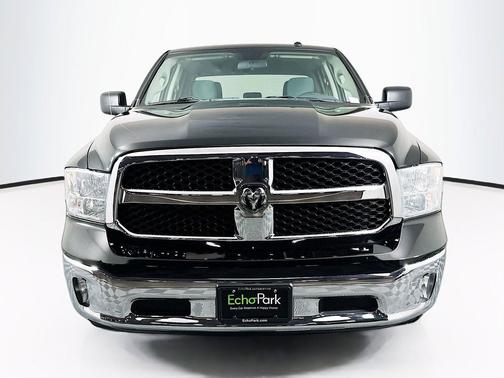 Diamond Black Crystal Pearlcoat 2020 RAM 1500 Tradesman