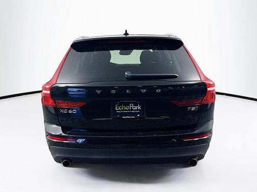 2021 Volvo XC60 T5 Momentum