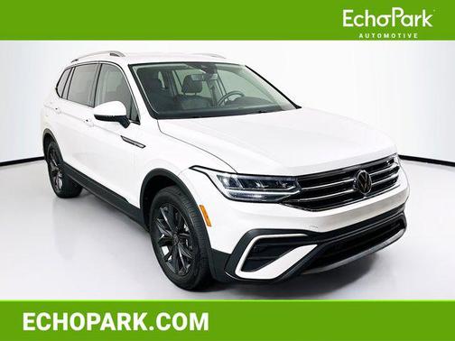 Opal White Pearl 2023 Volkswagen Tiguan 2.0T SE