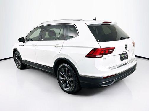 Opal White Pearl 2023 Volkswagen Tiguan 2.0T SE