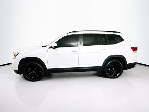 Pure White 2022 Volkswagen Atlas 3.6L SE w/Technology
