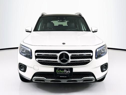 White 2023 Mercedes-Benz GLB 250 4MATIC