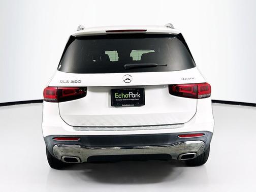White 2023 Mercedes-Benz GLB 250 4MATIC