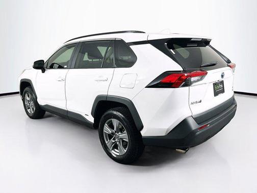 2022 Toyota RAV4 Hybrid XLE