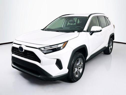2022 Toyota RAV4 Hybrid XLE