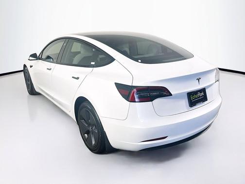 Pearl White Multi-Coat 2023 Tesla Model 3 Standard Range