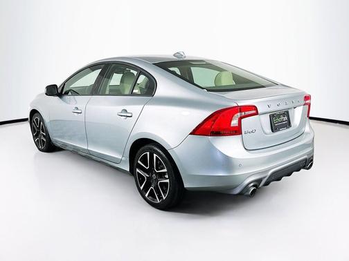 Electric Silver Metallic 2018 Volvo S60 T5 Dynamic
