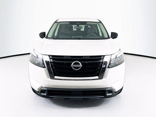 2023 Nissan Pathfinder S FWD
