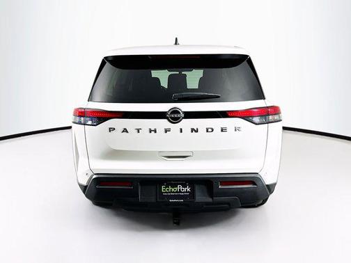2023 Nissan Pathfinder S FWD
