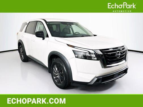 2023 Nissan Pathfinder S FWD