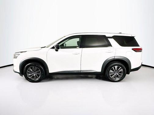 2023 Nissan Pathfinder S FWD