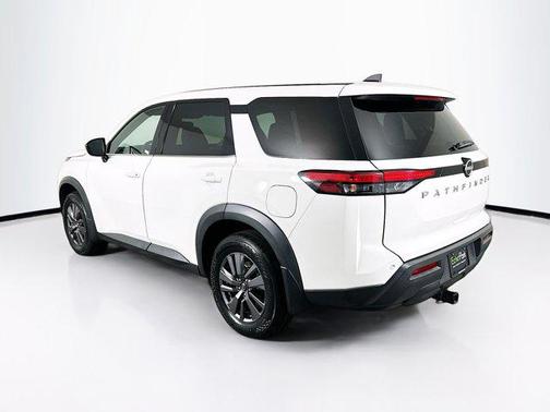 2023 Nissan Pathfinder S FWD