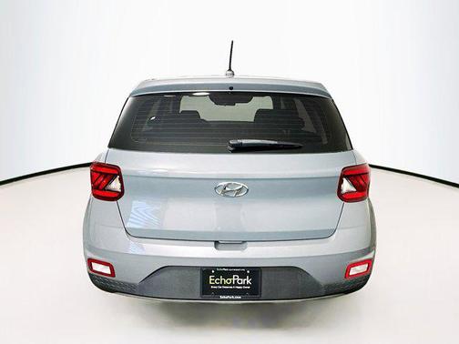 2023 Hyundai VENUE SE