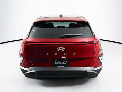 2024 Hyundai KONA SE