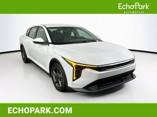 Snow White Pearl 2025 Kia K4 LXS