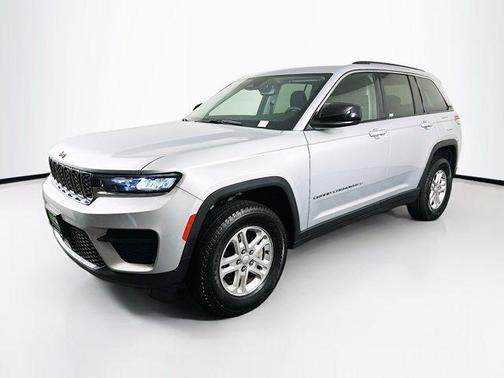 2022 Jeep Grand Cherokee Laredo