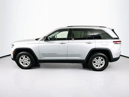2022 Jeep Grand Cherokee Laredo