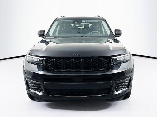 Diamond Black Crystal Pearlcoat 2023 Jeep Grand Cherokee L Limited