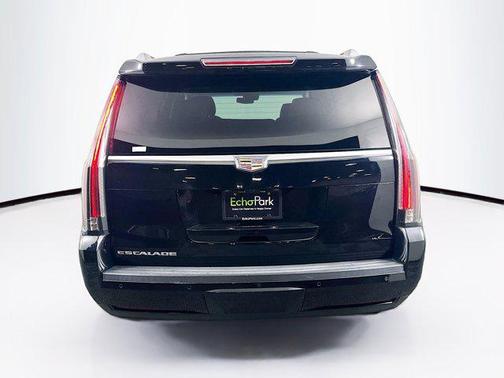 2018 Cadillac Escalade Luxury