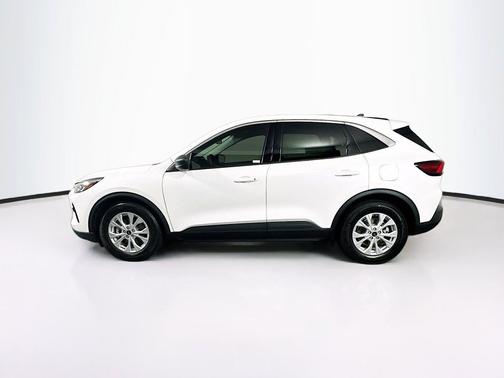 Star White Metallic Tri-Coat 2023 Ford Escape Active