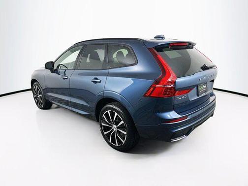 2025 Volvo XC60 B5 Plus