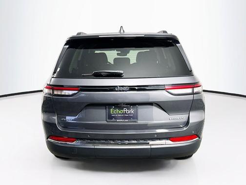 Baltic Gray Metallic Clearcoat 2023 Jeep Grand Cherokee Laredo