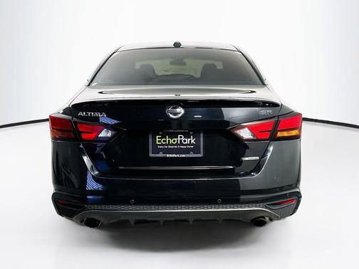 Super Black 2021 Nissan Altima SR VC-Turbo FWD