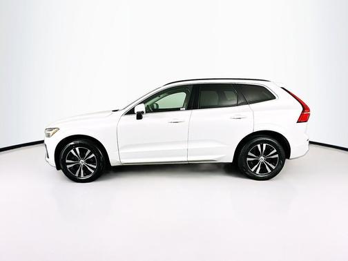 Crystal White Metallic 2023 Volvo XC60 B5 Core