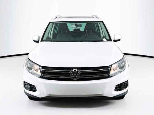Pure White 2015 Volkswagen Tiguan Auto SE w/Appearance