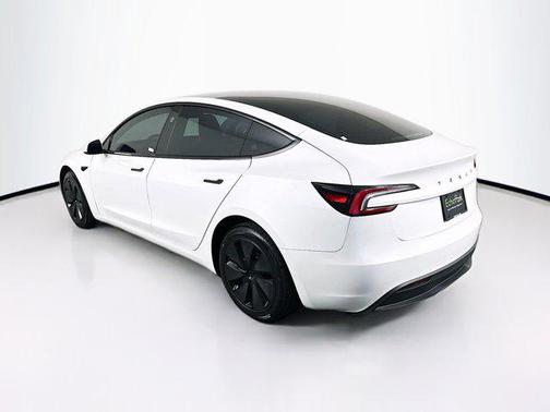Pearl White Multi-Coat 2024 Tesla Model 3 Standard Range