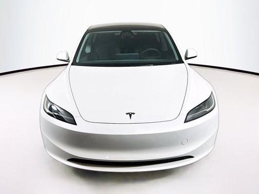 Pearl White Multi-Coat 2024 Tesla Model 3 Standard Range