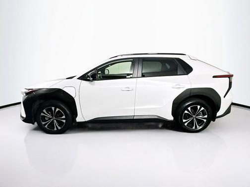 Wind Chill Pearl 2023 Toyota bZ4X XLE
