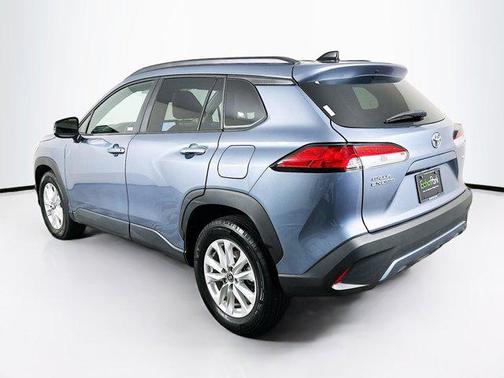 2025 Toyota Corolla Cross LE