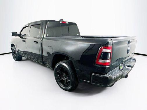 Diamond Black Crystal Pearlcoat 2023 RAM 1500 Big Horn/Lone Star