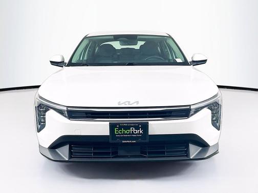 Snow White Pearl 2025 Kia K4 LXS