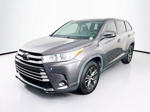 2019 Toyota Highlander LE I4