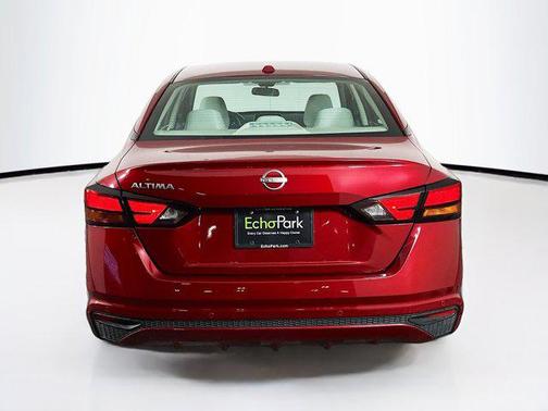 2025 Nissan Altima SV FWD