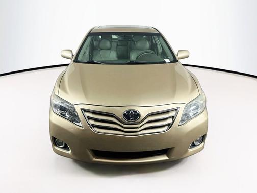 Gold 2011 Toyota Camry XLE