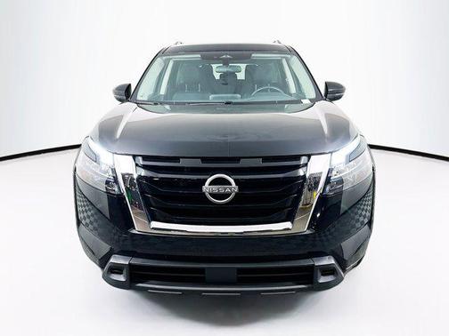 2025 Nissan Pathfinder SV FWD