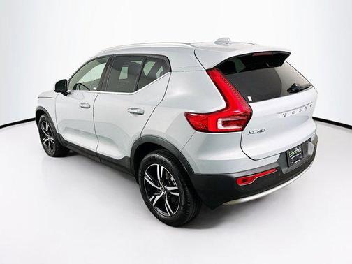 Gray 2025 Volvo XC40 B5 Core Bright Theme