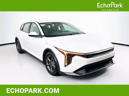 Snow White Pearl 2025 Kia K4 LXS