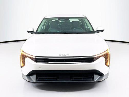 Snow White Pearl 2025 Kia K4 LXS
