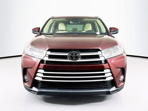 Ooh La La Rouge Mica 2017 Toyota Highlander XLE