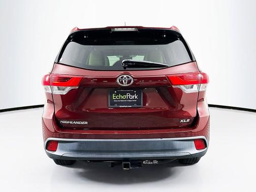 Ooh La La Rouge Mica 2017 Toyota Highlander XLE