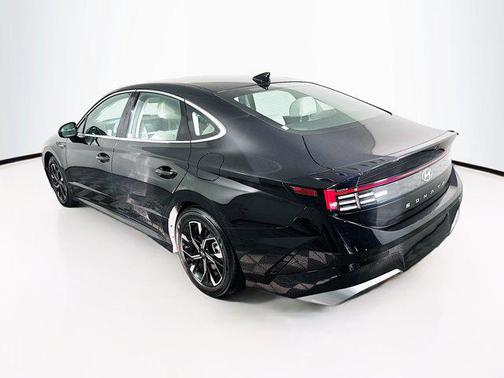 Abyss Black 2025 Hyundai SONATA SEL