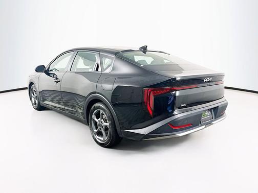 Aurora Black Pearl 2025 Kia K4 LXS