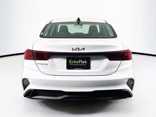 Snow White Pearl 2024 Kia Forte LXS